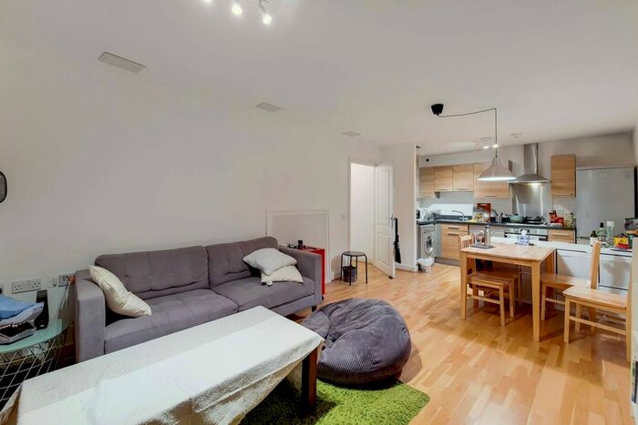 2 Bedroom Flat To Rent In Tarves Way, Greenwich, London, SE10