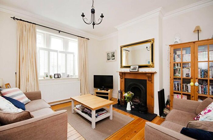 2 Bedroom Flat To Rent In Watts Street, Wapping, E1W