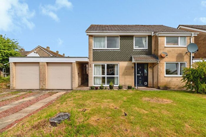 4 Bedroom Semi-Detached House For Sale In Grocyn Close, Colerne, Chippenham, SN14