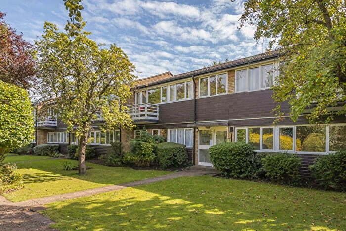 2 Bedroom Apartment To Rent In Park Gate, Finchley, N2