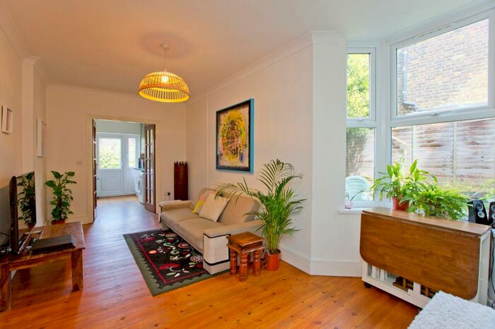 2 Bedroom Flat To Rent In Raleigh Road, London, N8