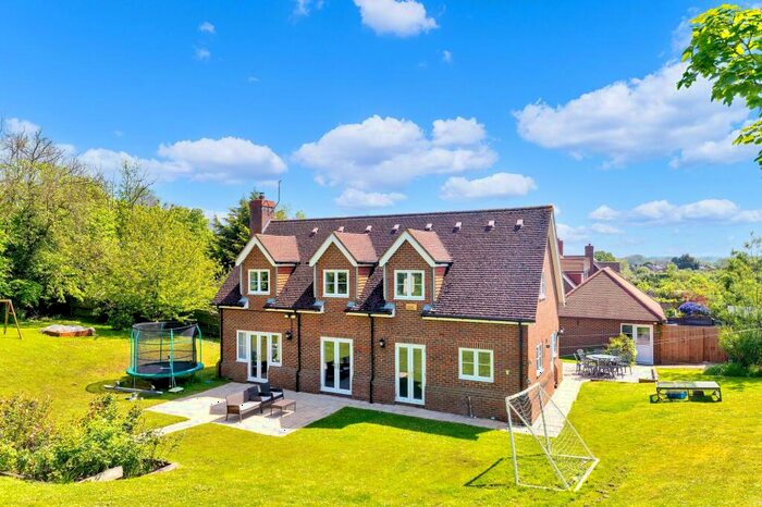 4 Bedroom Detached House For Sale In Swann's Close, Tadlow, SG8