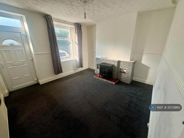 3 Bedroom Terraced House To Rent In Station Road, Barnsley, S70