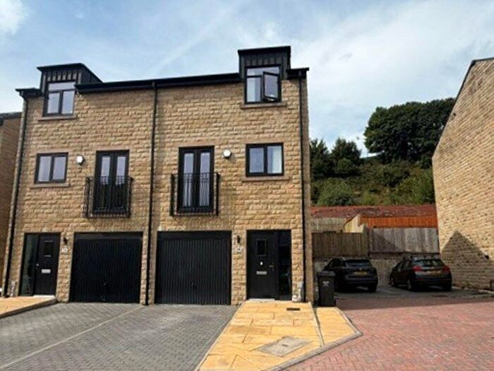 4 Bedroom Semi-Detached House For Sale In Cinder Close, Todmorden, OL14