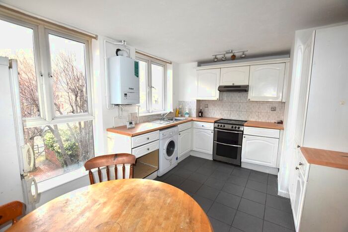 3 Bedroom Flat To Rent In Nelson Garden, Bethnal Green E2