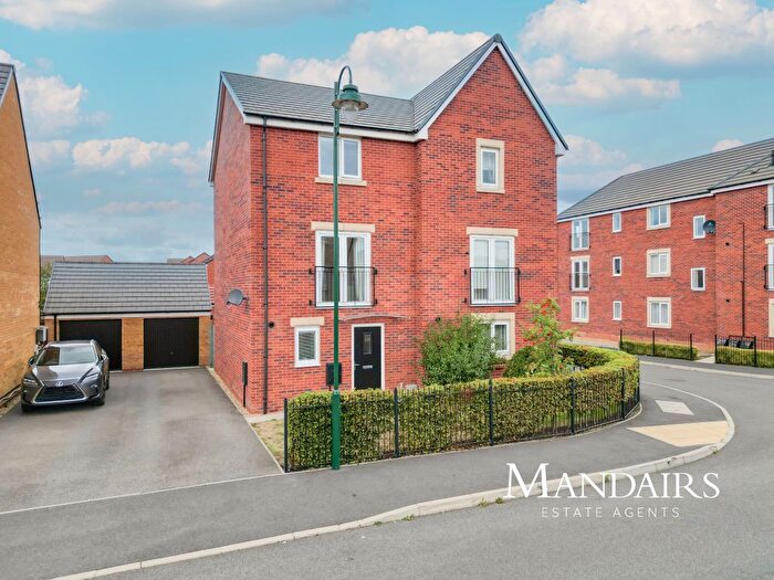 3 Bedroom Semi-Detached House For Sale In Westbury Drive, Hampton Gardens, PE7