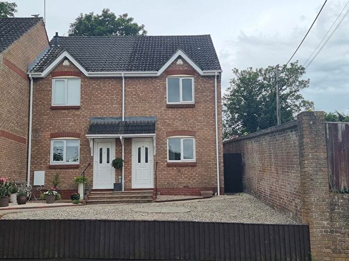 2 Bedroom End Of Terrace House To Rent In Coppice Close, Warminster, BA12