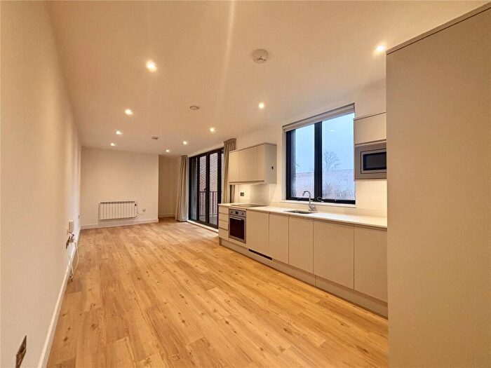 2 Bedroom Flat To Rent In Farnborough Road, Farnborough, Hampshire, GU14