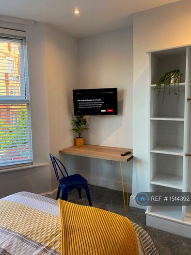 6 Bedroom Terraced House To Rent In Halkyn Avenue, Liverpool, L17