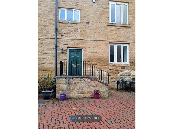 2 Bedroom Terraced House To Rent In Carr Mills, Leeds, LS7