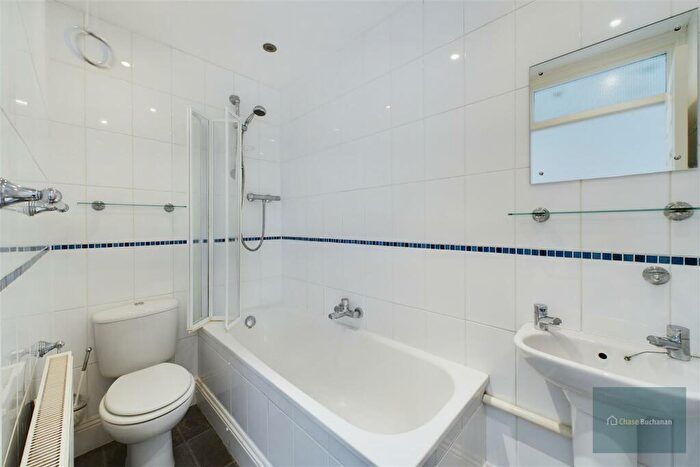 2 Bedroom Flat For Sale In Fairpark Road, Exeter, EX2