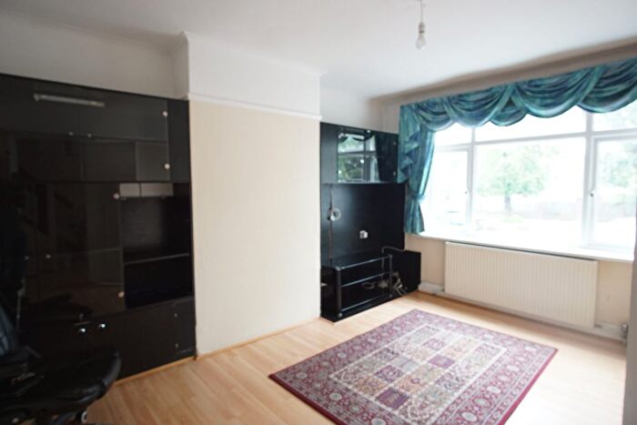 3 Bedroom Semi-Detached House For Sale In Whitton Avenue East, Greenford, UB6
