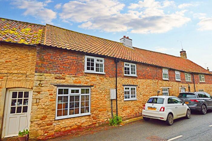 2 Bedroom Cottage For Sale In High Street, Little Bytham, Grantham, NG33