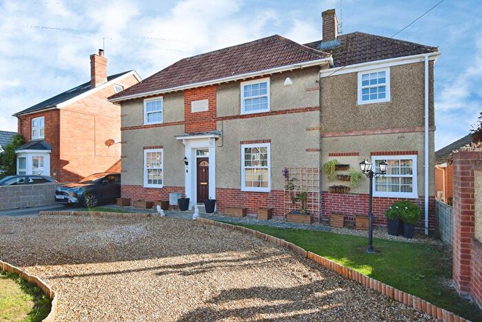 4 Bedroom Detached House For Sale In Bulford Road, Durrington, Wiltshire, SP4
