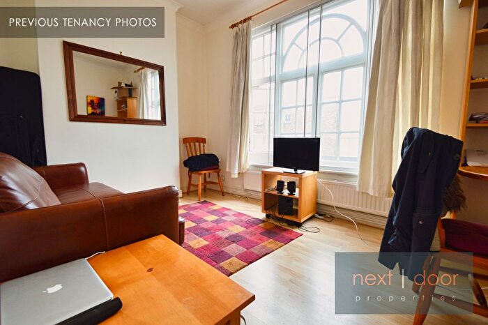 2 Bedroom Flat To Rent In Camberwell New Road, Camberwell, SE5