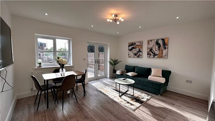 3 Bedroom Terraced House To Rent In Crescent Drive, Aldershot, GU12