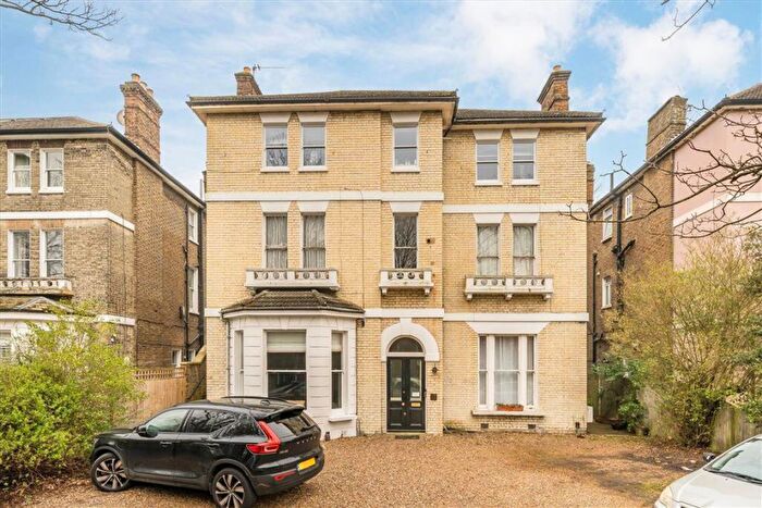 2 Bedroom Flat To Rent In St. Johns Park, Blackheath, SE3