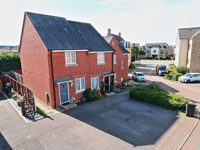 2 Bedroom End Of Terrace House For Sale In Alsop Way, St Neots, PE19