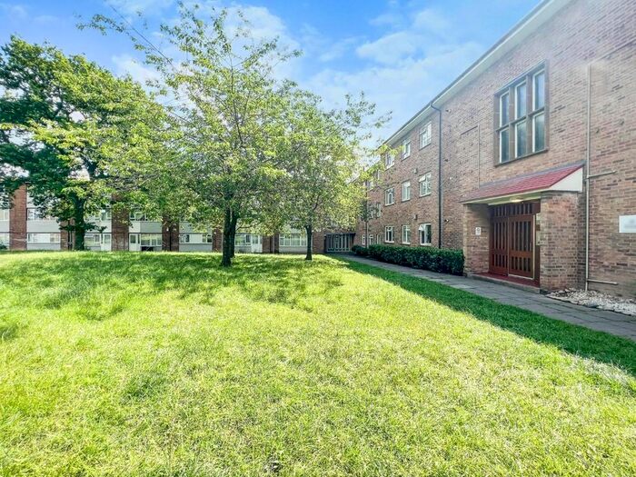 3 Bedroom Flat To Rent In Gravel Hill, Tile Hill, Coventry, CV4