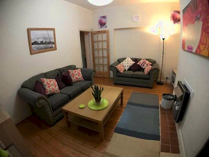 2 Bedroom Property To Rent In Addycombe Terrace, Newcastle Upon Tyne, NE6