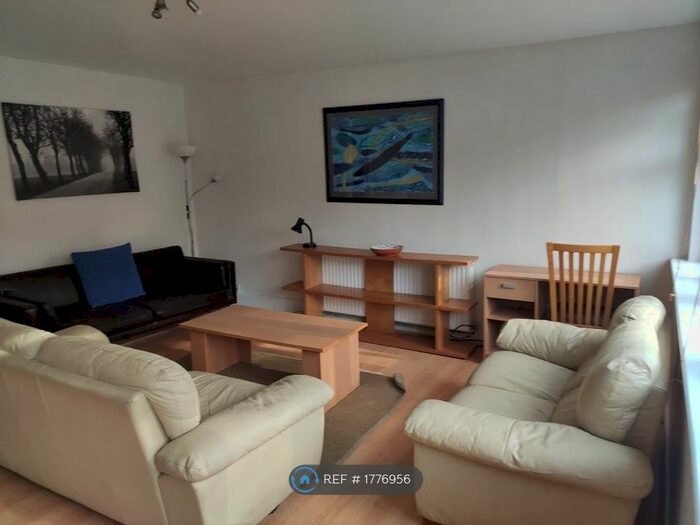 4 Bedroom Terraced House To Rent In Portland Grove, London, SW8