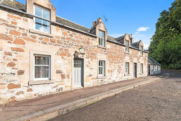 3 Bedroom Terraced House For Sale In The Square, Torphichen, Bathgate, EH48