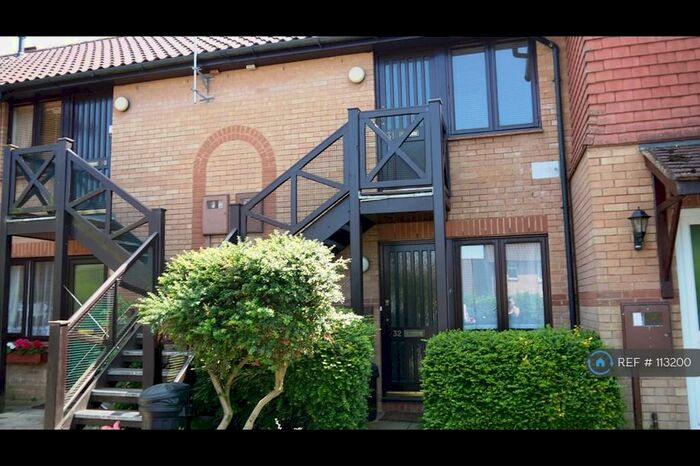 Studio To Rent In Walnut Tree, Milton Keynes, MK7