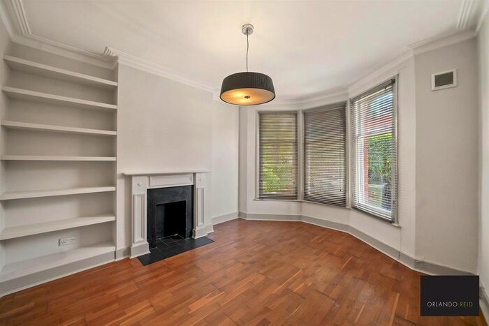 2 Bedroom Flat To Rent In Haverhill Road, London, SW12