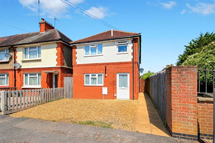 2 Bedroom Semi-Detached House For Sale In , Highfield Road, Rushden, NN10