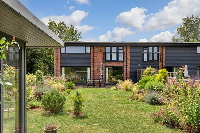 4 Bedroom Semi-detached House For Sale In Pagehurst Road, Staplehurst, Kent, TN12