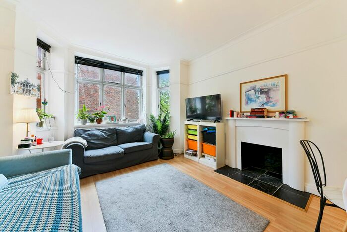 2 Bedroom Flat To Rent In Cunningham Court, Maida Vale, W9