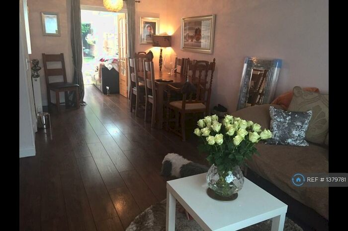 3 Bedroom End Of Terrace House To Rent In Eight Acres, Tring, HP23