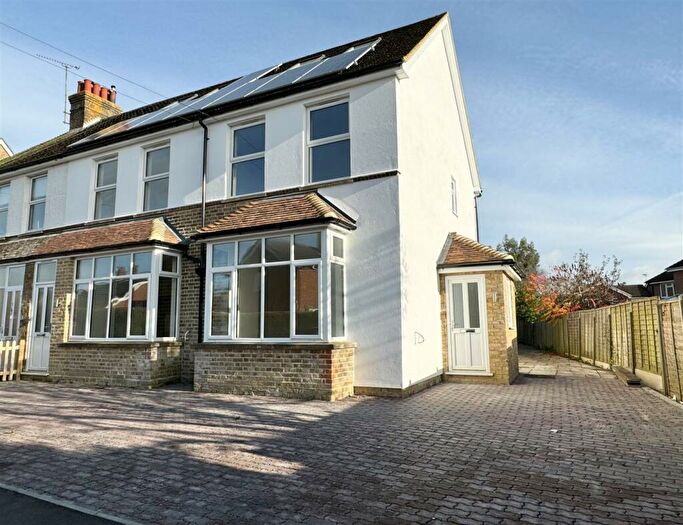 3 Bedroom Semi-Detached House To Rent In Forge Meadow, Harrietsham, ME17