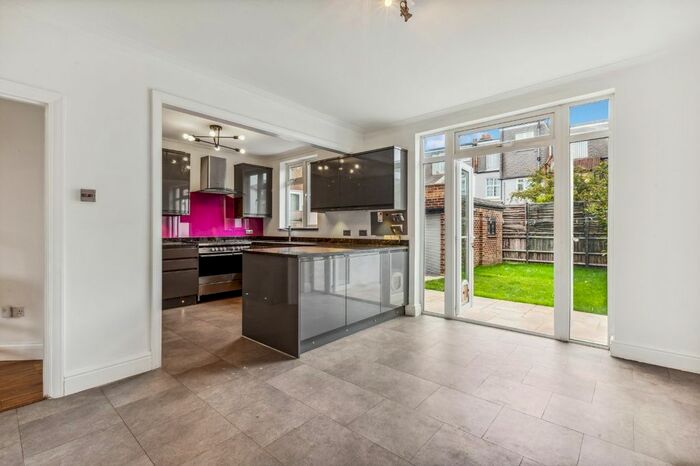4 Bedroom Semi-Detached House To Rent In Eastbourne Gardens, London, SW14