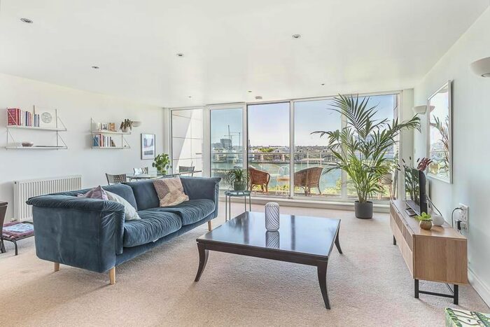 2 Bedroom Flat To Rent In Adriatic Apartments, Royal Victoria Dock, E16