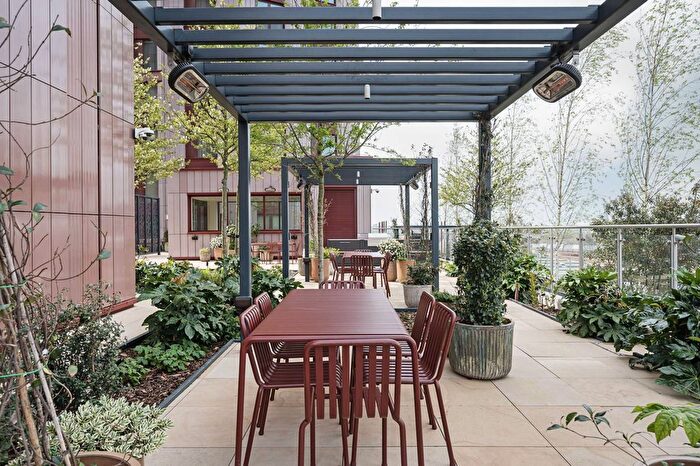 1 Bedroom Flat To Rent In Selbourne Road, Walthamstow, E17