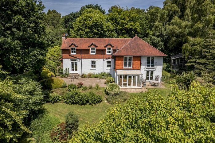 4 Bedroom Country House For Sale In Telham Lane, Battle, TN33