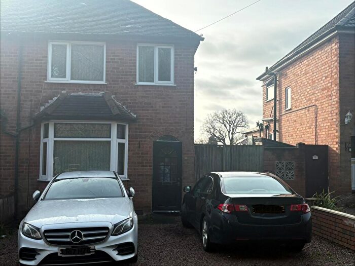 3 Bedroom House To Rent In Watery Lane, Redditch, B98