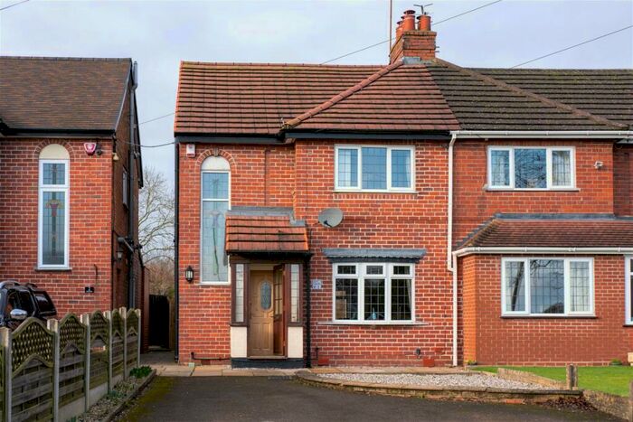3 Bedroom Semi-Detached House For Sale In Redditch Road, Hopwood, Alvechurch, B48