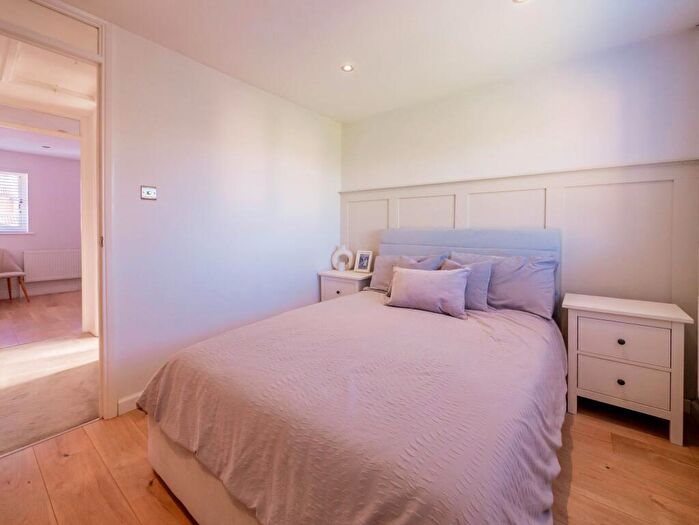 2 Bedroom Semi-Detached House For Sale In Woodstock Crescent, Hockley, SS5