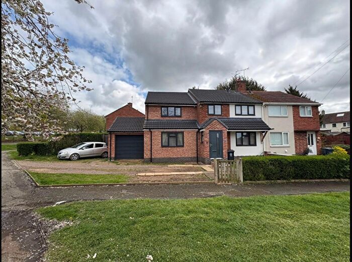 5 Bedroom Semi-Detached House For Sale In Ivychurch Crescent, Leicester, LE5