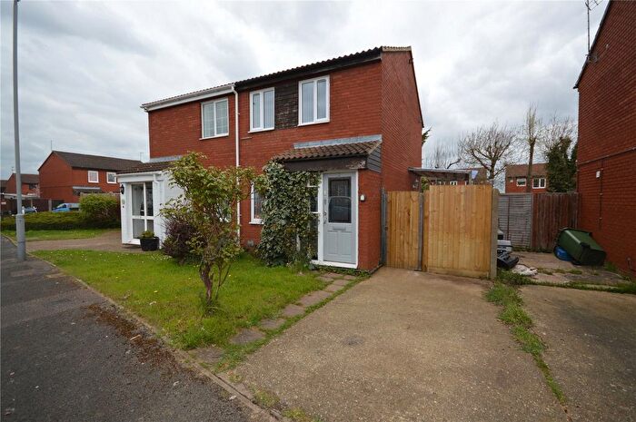 2 Bedroom Semi Detached House For Sale In Sparrow Close, Luton, Bedfordshire, LU4