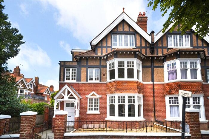 2 Bedroom Flat To Rent In Sackville Road, Hove, BN3