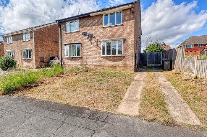 2 Bedroom Semi-Detached House For Sale In Baldwin Avenue, Scunthorpe, DN16