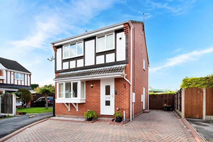 3 Bedroom Detached House For Sale In Coquet Avenue, Bramley, Rotherham, S66