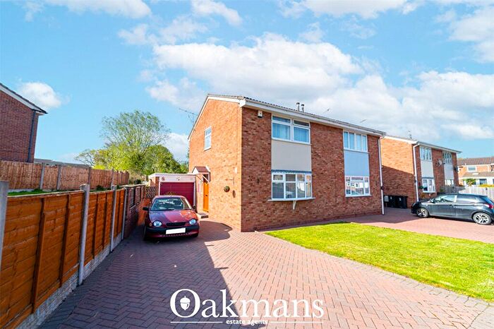 3 Bedroom Semi Detached House For Sale In Larchmere Drive, Bromsgrove, Worcestershire, B61