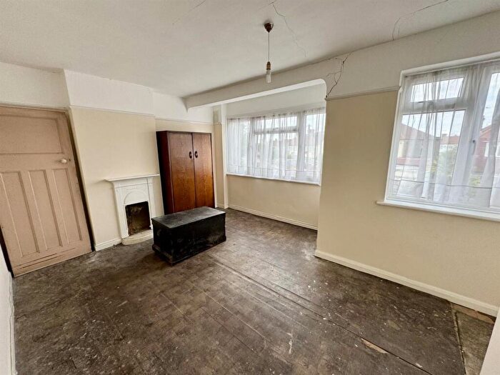 3 Bedroom Terraced House For Sale In Ockley Road, Croydon, CR0