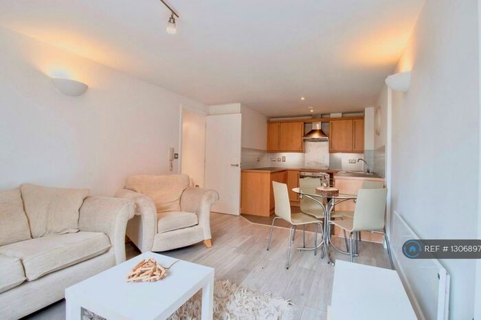 2 Bedroom Flat To Rent In Velocity North, Leeds, LS11