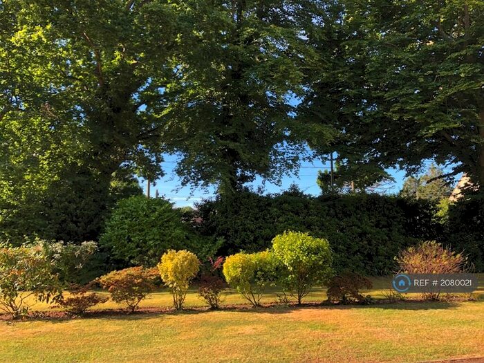 2 Bedroom Flat To Rent In Spencer Court, New Milton, BH25