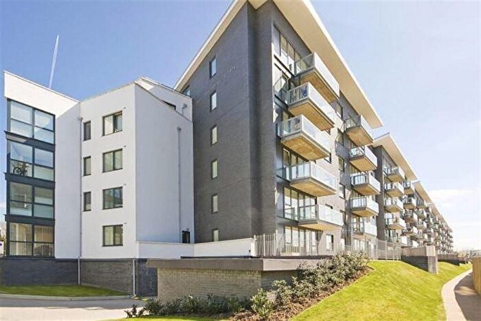 2 Bedroom Apartment To Rent In Drayton Park, Highbury, Holloway, Finsbury, Islington, London, N5